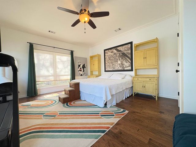 1 W Lakeshore Drive, Cherokee Village, AR 72529