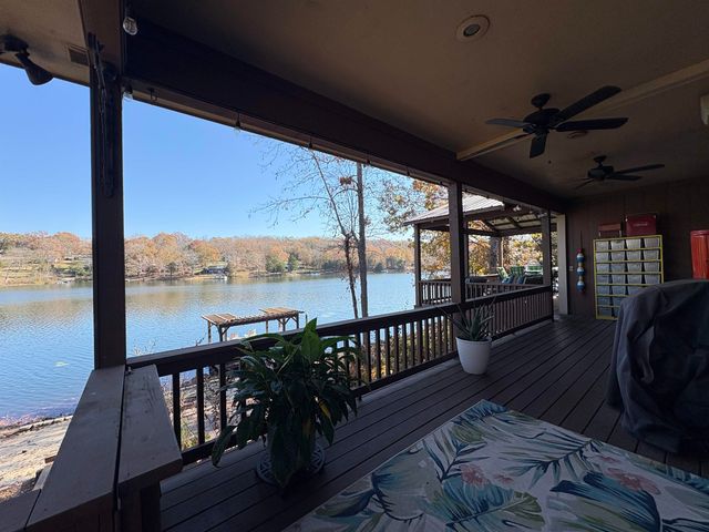 1 W Lakeshore Drive, Cherokee Village, AR 72529