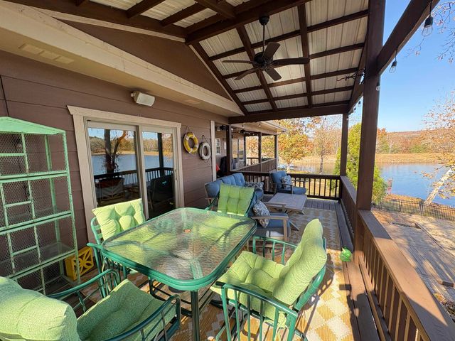 1 W Lakeshore Drive, Cherokee Village, AR 72529