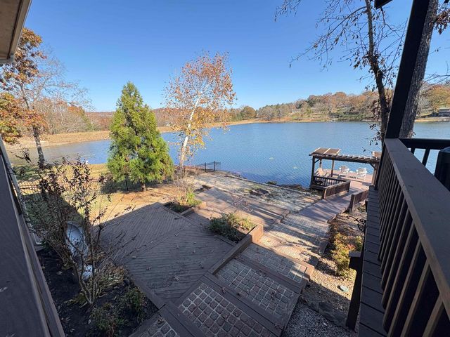 1 W Lakeshore Drive, Cherokee Village, AR 72529