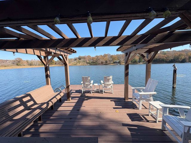 1 W Lakeshore Drive, Cherokee Village, AR 72529