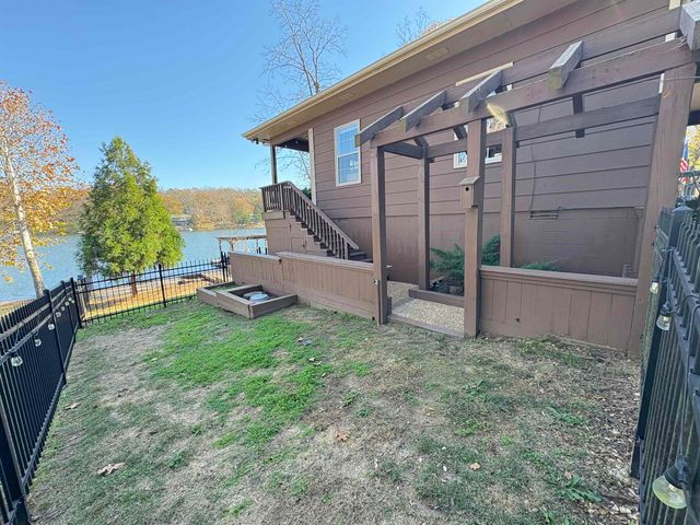 1 W Lakeshore Drive, Cherokee Village, AR 72529