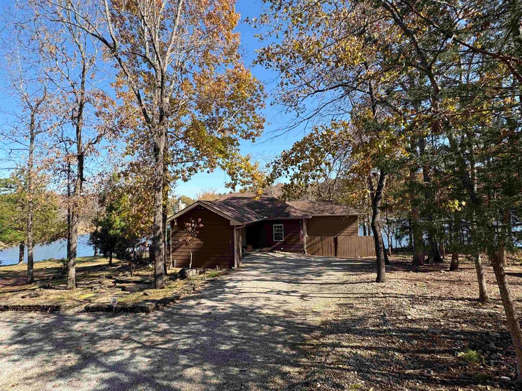 1 W Lakeshore Drive, Cherokee Village, AR 72529