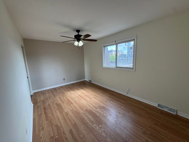 7933 Jefferson Avenue 4b, Munster, IN 46321