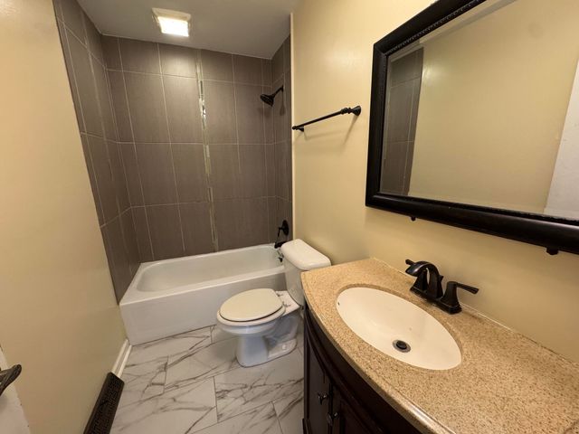 7933 Jefferson Avenue 4b, Munster, IN 46321
