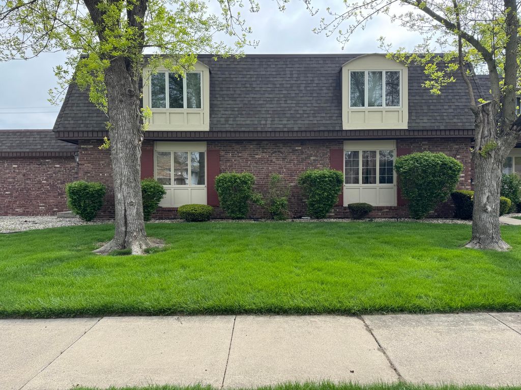 7933 Jefferson Avenue 4b, Munster, IN 46321