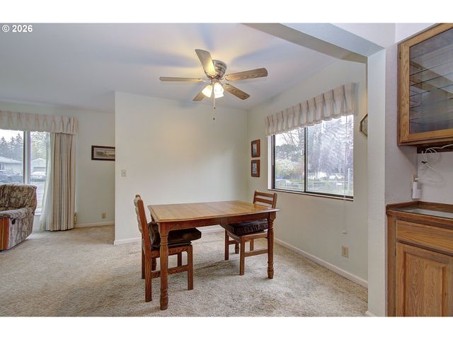 12429 Se MILL Ct, Portland, OR 97233