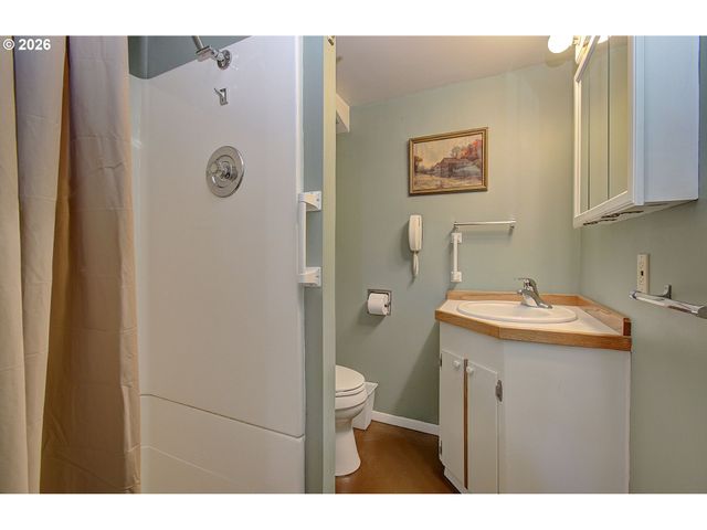 12429 Se MILL Ct, Portland, OR 97233