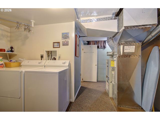 12429 Se MILL Ct, Portland, OR 97233