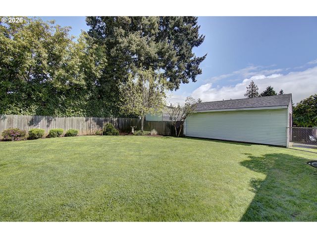 12429 Se MILL Ct, Portland, OR 97233