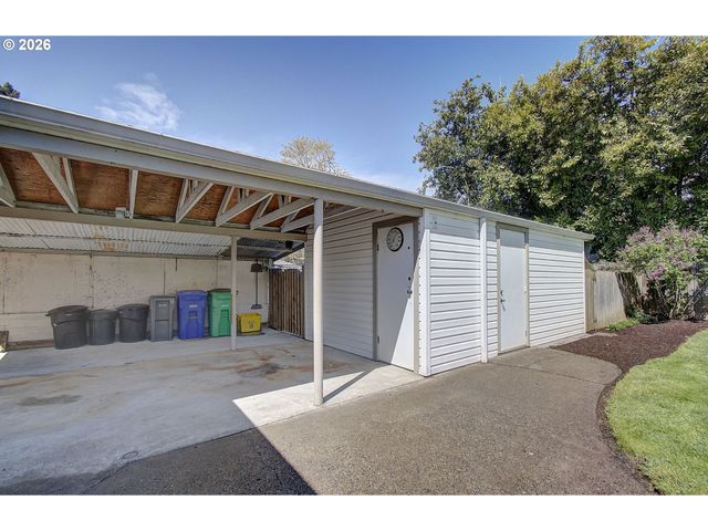 12429 Se MILL Ct, Portland, OR 97233