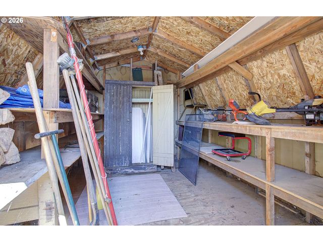 12429 Se MILL Ct, Portland, OR 97233