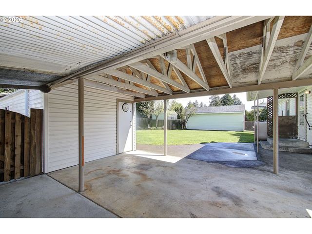 12429 Se MILL Ct, Portland, OR 97233