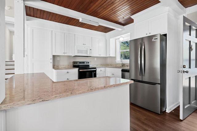 3313 Myrtle Street, Edisto Island, SC 29438