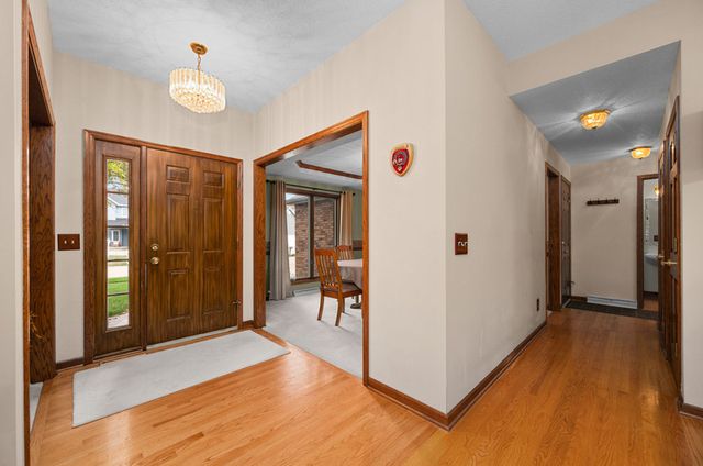 800 8th Street S, Eldridge, IA 52748