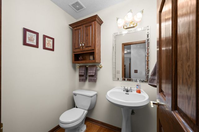 800 8th Street S, Eldridge, IA 52748