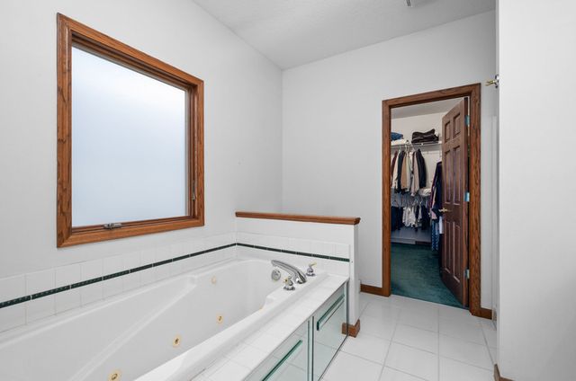 800 8th Street S, Eldridge, IA 52748