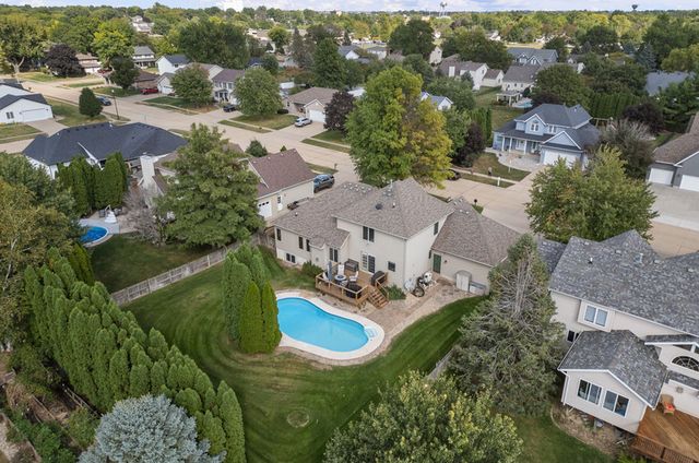 800 8th Street S, Eldridge, IA 52748