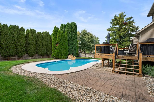 800 8th Street S, Eldridge, IA 52748