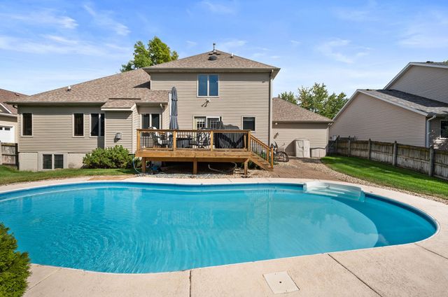 800 8th Street S, Eldridge, IA 52748