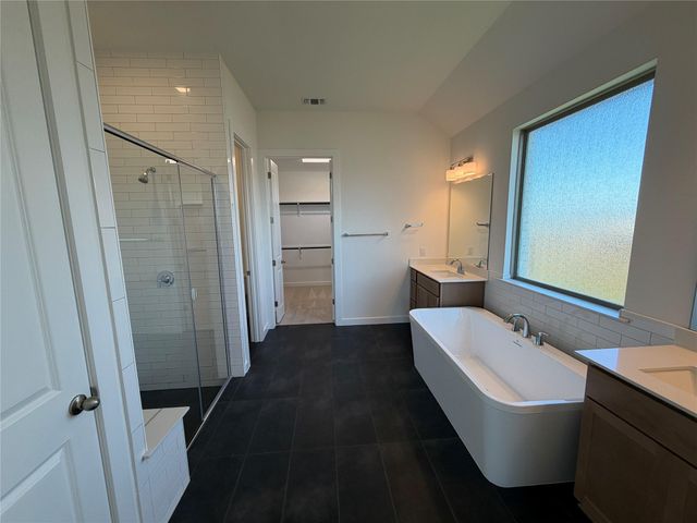 109 Statue DR, Liberty Hill, TX 78642