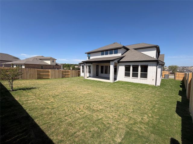 109 Statue DR, Liberty Hill, TX 78642