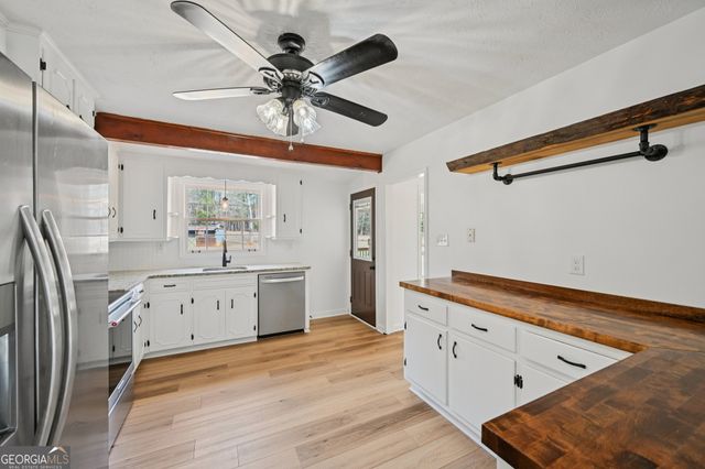 1041 Cooper Lane, Rutledge, GA 30663