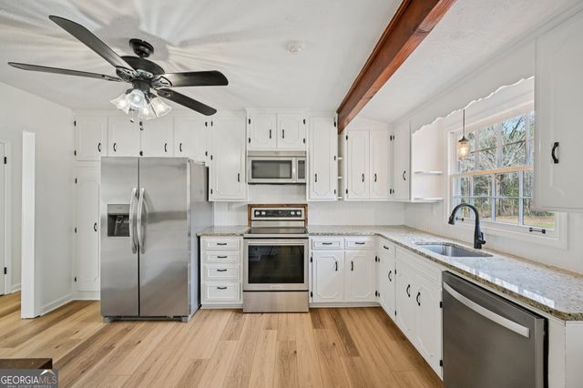 1041 Cooper Lane, Rutledge, GA 30663