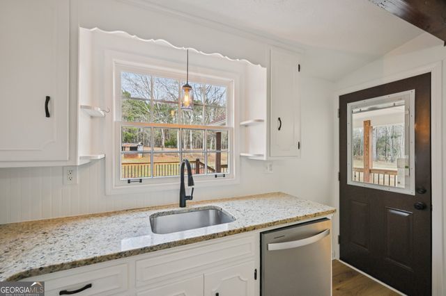 1041 Cooper Lane, Rutledge, GA 30663