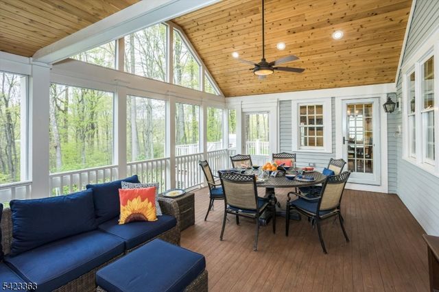 12 Red Oak Row, Chester Twp., NJ 07930