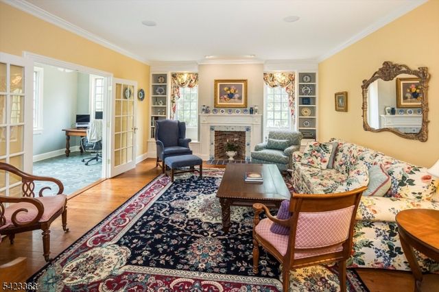 12 Red Oak Row, Chester Twp., NJ 07930