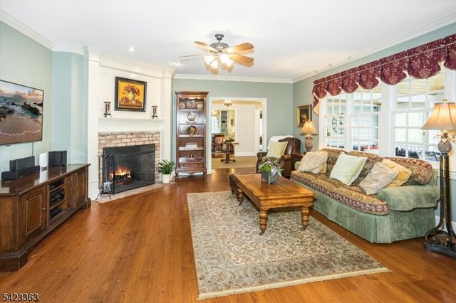 12 Red Oak Row, Chester Twp., NJ 07930