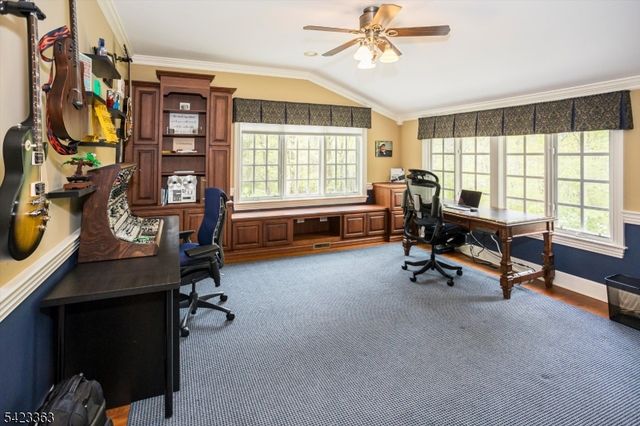 12 Red Oak Row, Chester Twp., NJ 07930