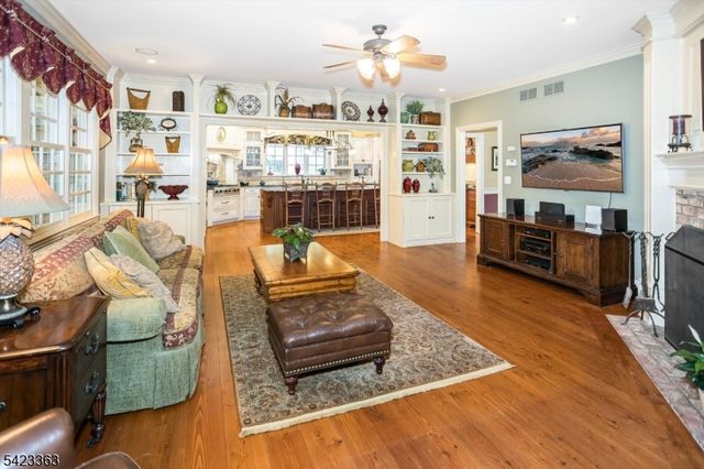 12 Red Oak Row, Chester Twp., NJ 07930