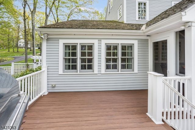 12 Red Oak Row, Chester Twp., NJ 07930