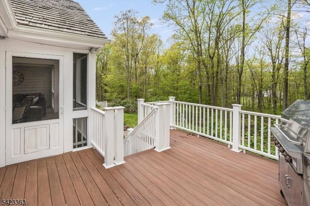12 Red Oak Row, Chester Twp., NJ 07930