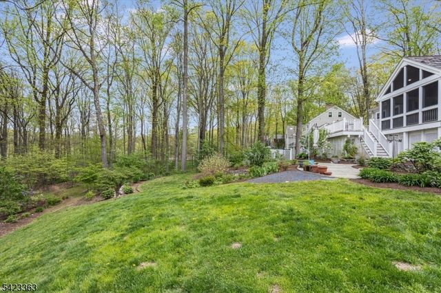 12 Red Oak Row, Chester Twp., NJ 07930