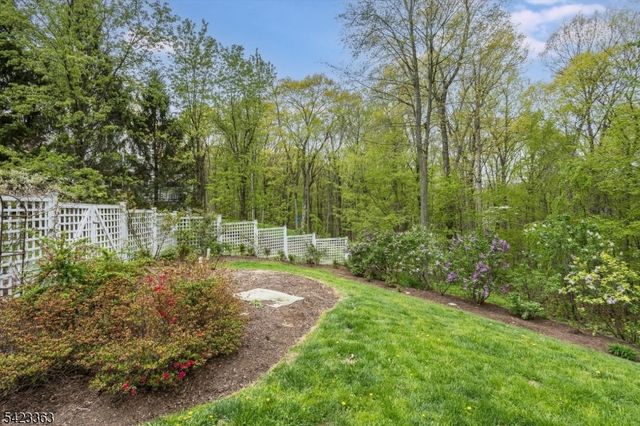12 Red Oak Row, Chester Twp., NJ 07930