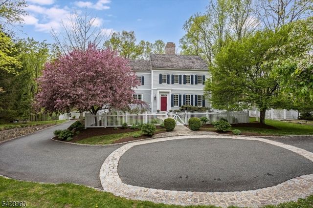 12 Red Oak Row, Chester Twp., NJ 07930