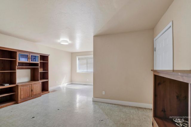 322 Jackson, Twin Falls, ID 83301
