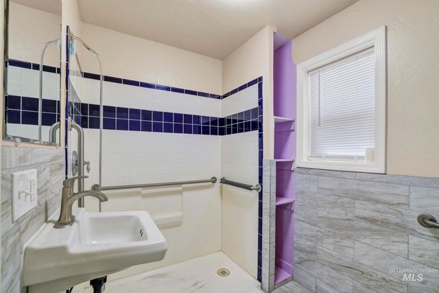 322 Jackson, Twin Falls, ID 83301