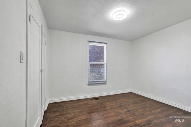 322 Jackson, Twin Falls, ID 83301