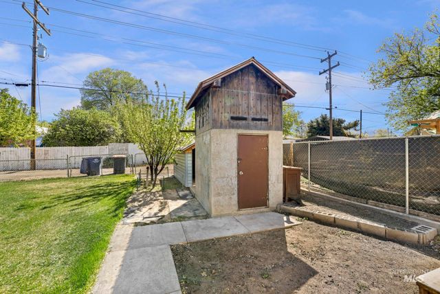322 Jackson, Twin Falls, ID 83301