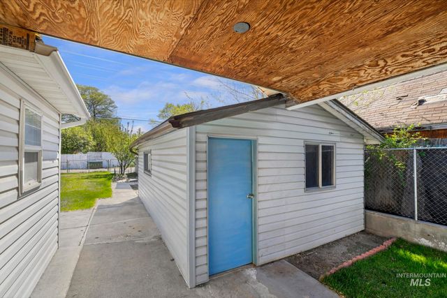 322 Jackson, Twin Falls, ID 83301