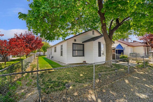 322 Jackson, Twin Falls, ID 83301