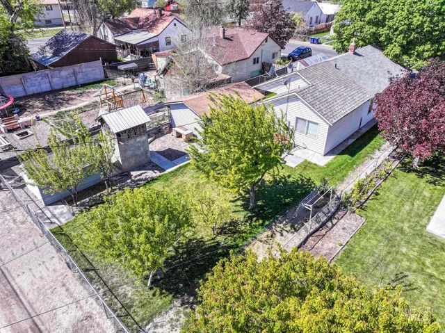 322 Jackson, Twin Falls, ID 83301