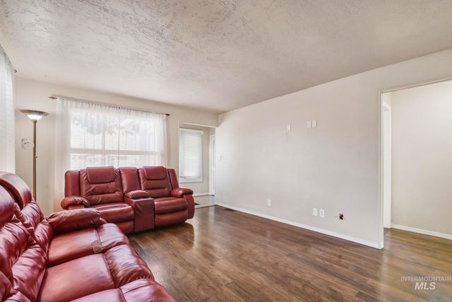 322 Jackson, Twin Falls, ID 83301