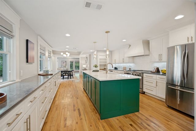5621 Tremont Street, Dallas, TX 75214