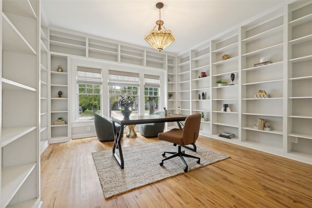 5621 Tremont Street, Dallas, TX 75214