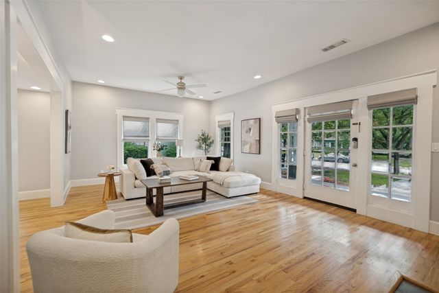 5621 Tremont Street, Dallas, TX 75214